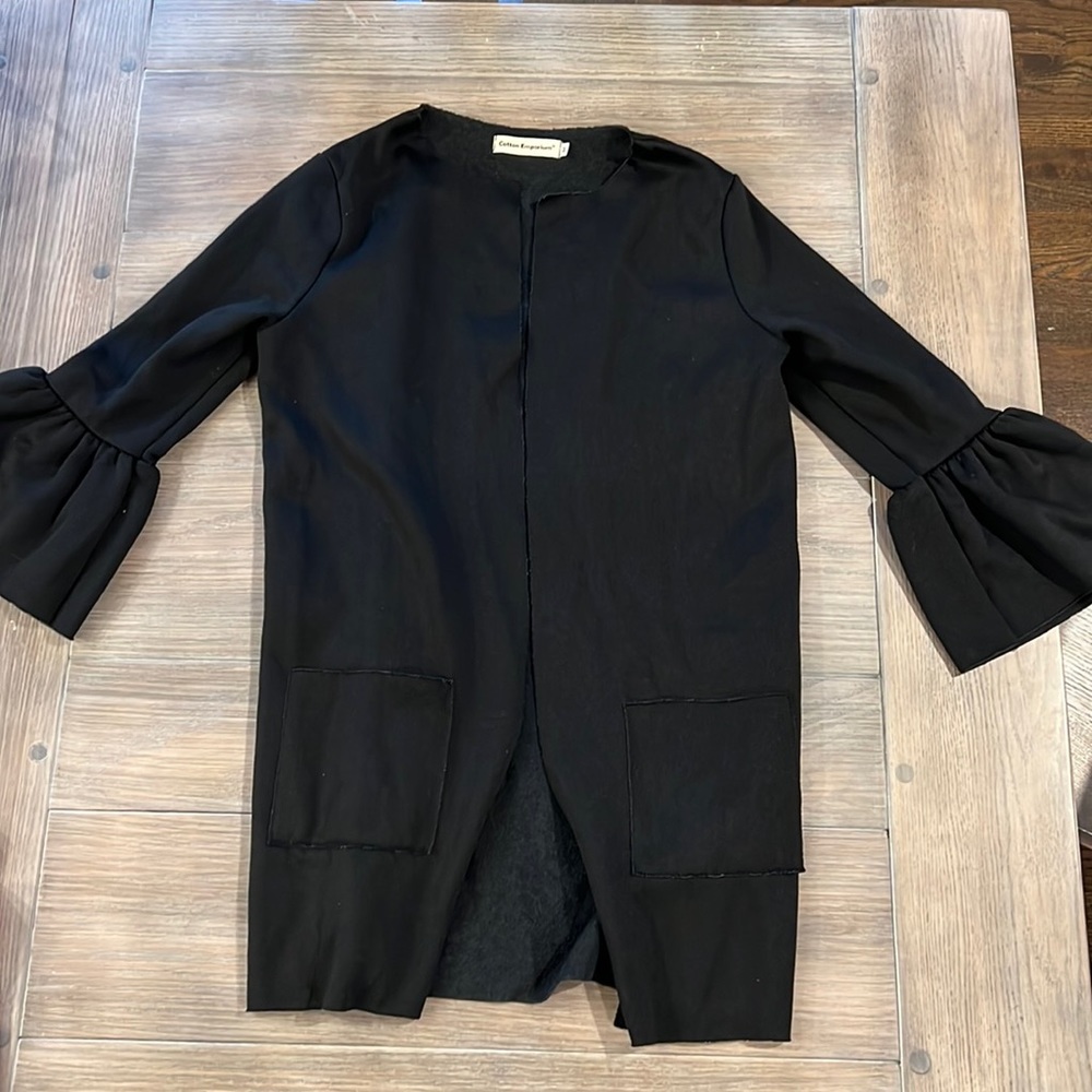 Black thin sweater